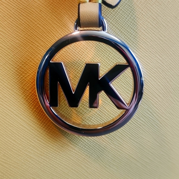 Michael Kors yellow tote - Picture 2 of 9